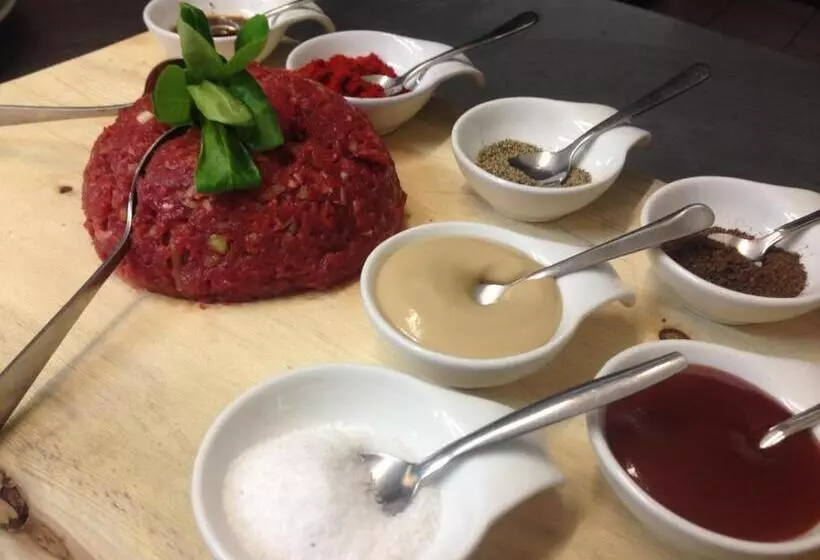 ペンション Penzion A Restaurace Sokolí Boudy