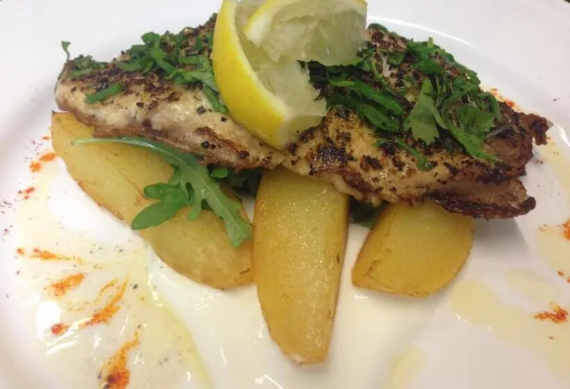ペンション Penzion A Restaurace Sokolí Boudy