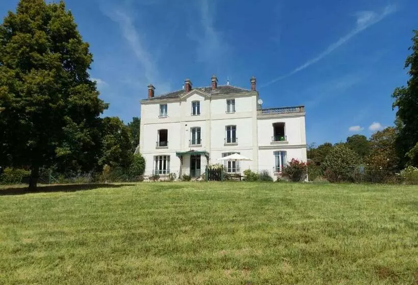 Aamiaismajoitus (B&B) Manoir Le Parc Near Paris & Disneyland