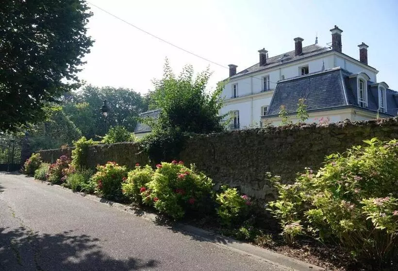 Aamiaismajoitus (B&B) Manoir Le Parc Near Paris & Disneyland