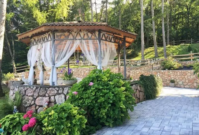 ホテル Ristorante Scoiattolo