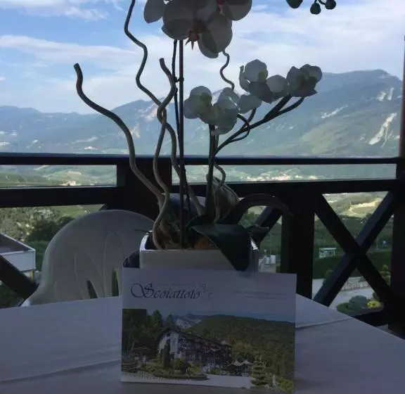 ホテル Ristorante Scoiattolo