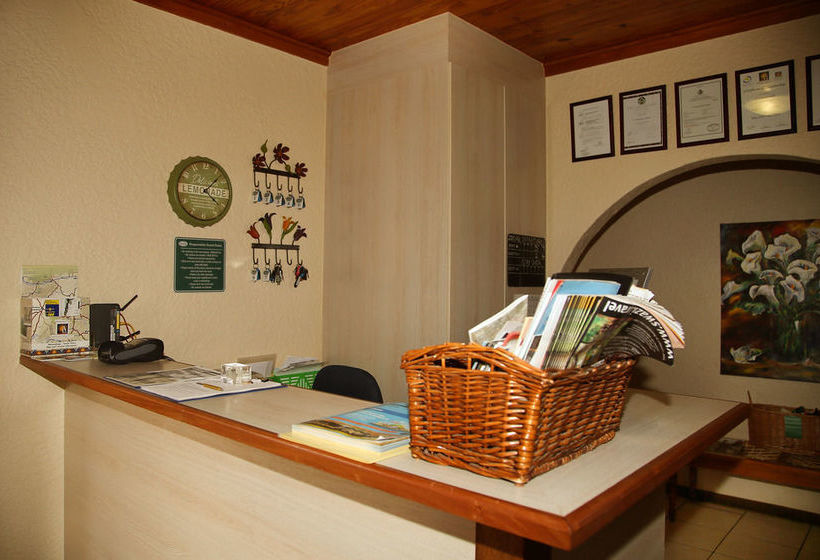 35 Kelkiewyn Bed & Breakfast