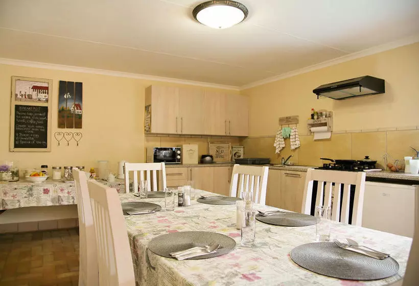 35 Kelkiewyn Bed & Breakfast
