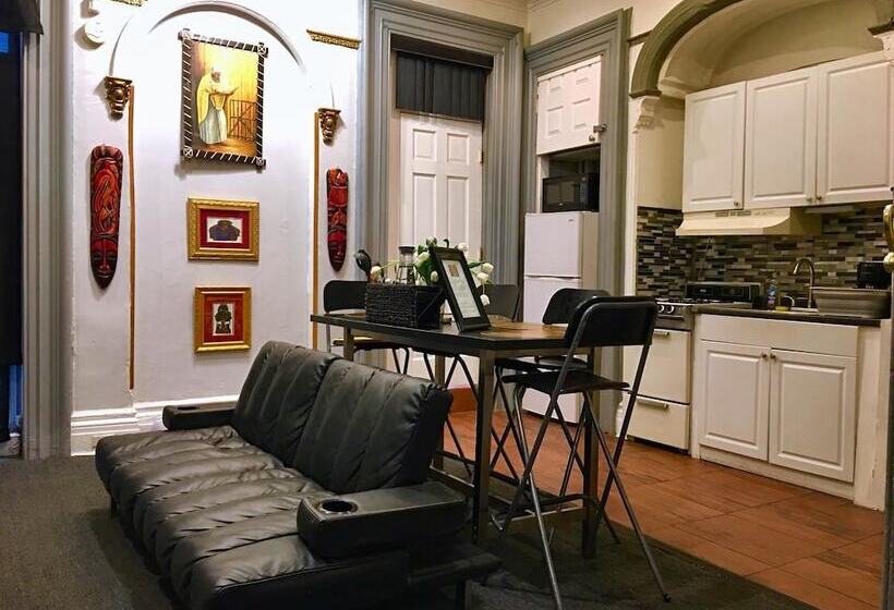 住宿加早餐  The Justice Towers