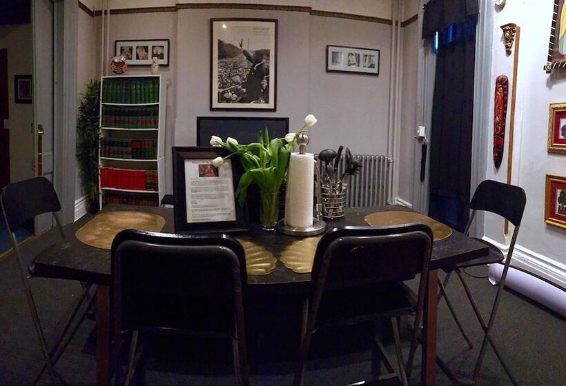 住宿加早餐  The Justice Towers