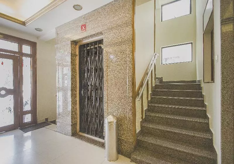 هتل O Surya Residency