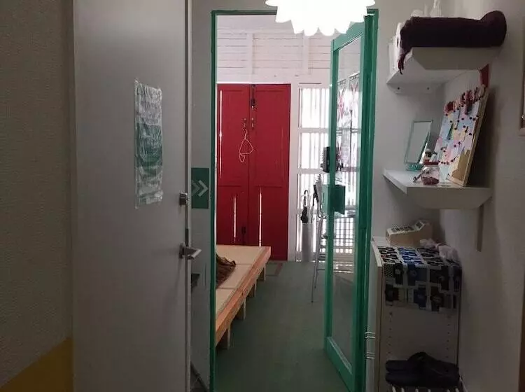 Guest House Naraya   Hostel