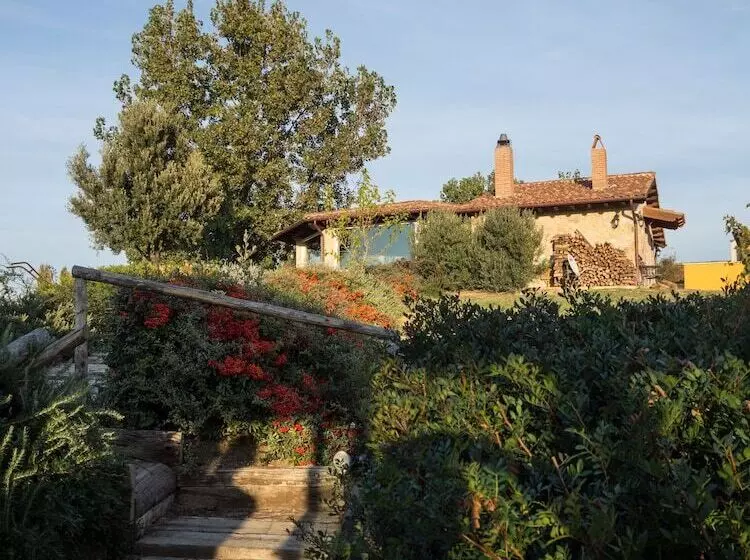 ホテル Casale Poggio Nebbia