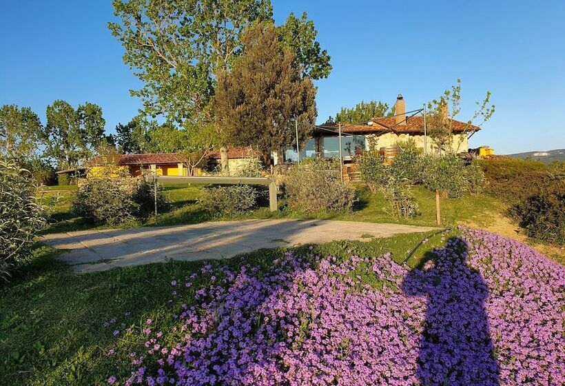 Hotelli Casale Poggio Nebbia