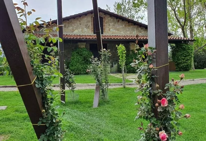 ホテル Casale Poggio Nebbia