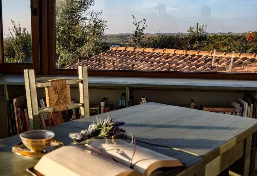 ホテル Casale Poggio Nebbia