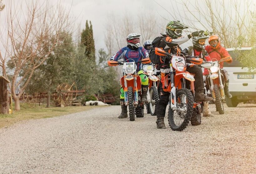 Hotelli Casale Poggio Nebbia