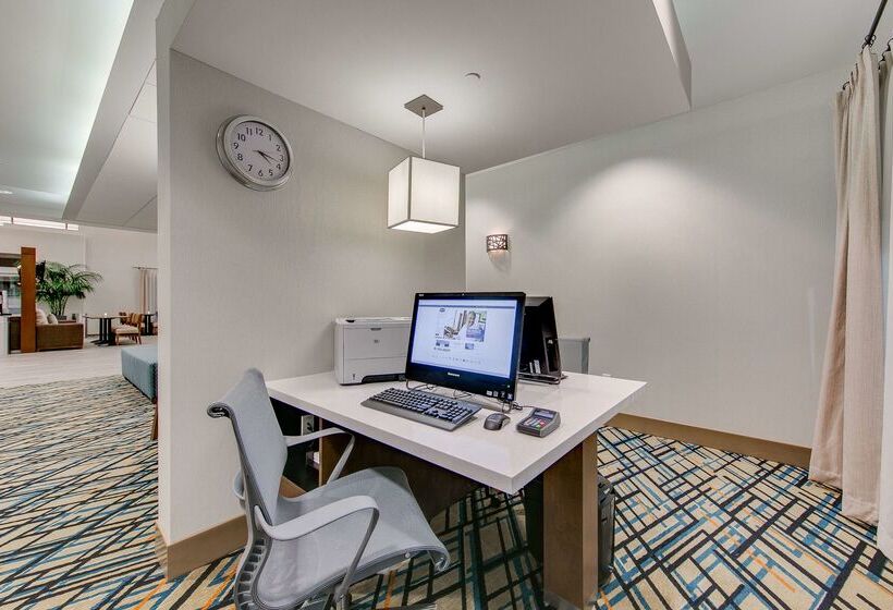 Отель Hampton Inn & Suites North Houston Spring