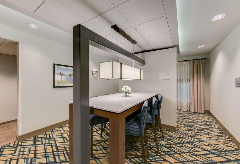 Отель Hampton Inn & Suites North Houston Spring