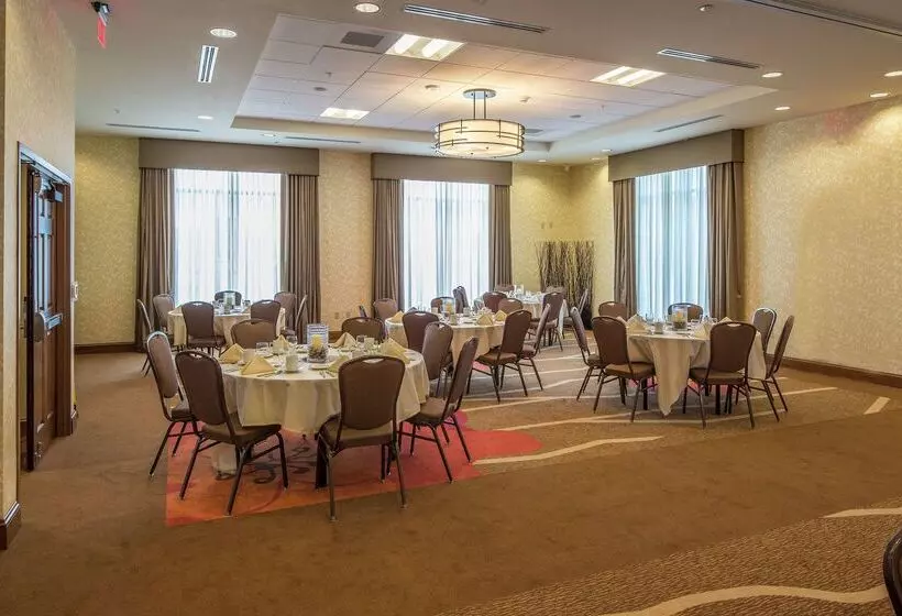 ホテル Hilton Garden Inn Uniontown