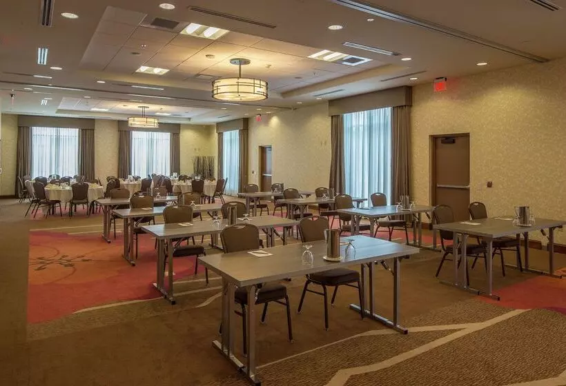ホテル Hilton Garden Inn Uniontown