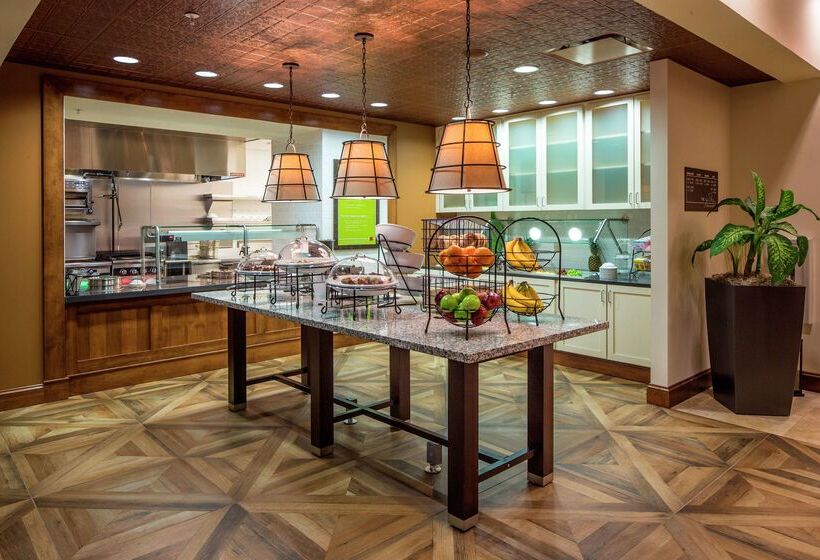 Отель Hilton Garden Inn Uniontown