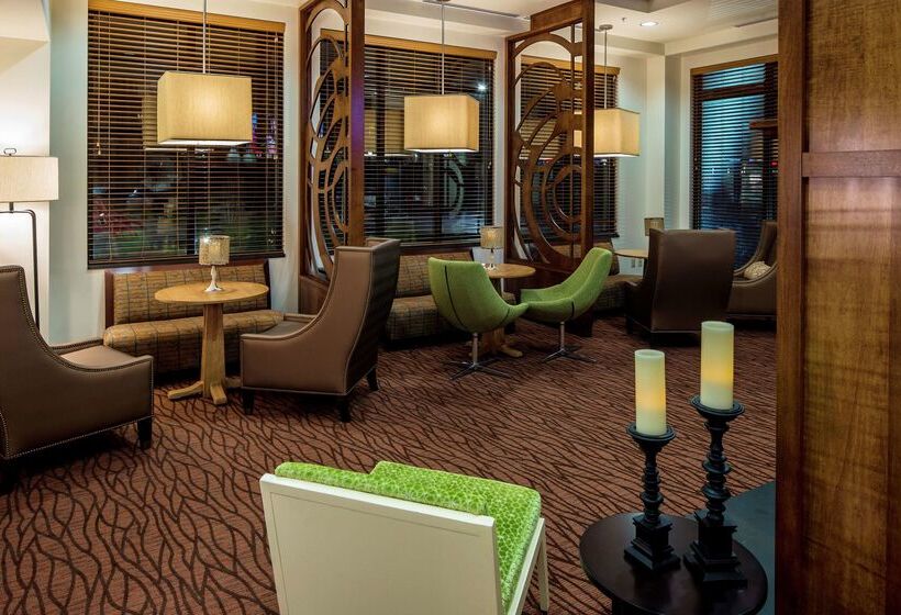 Отель Hilton Garden Inn Uniontown