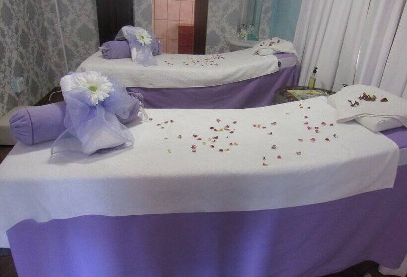 Hotel Hoyohoyo Chartwell Lodge