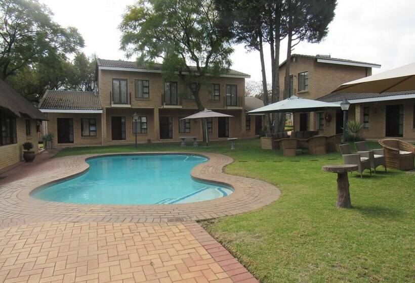 Hotel Hoyohoyo Chartwell Lodge