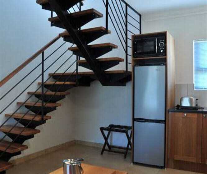 Hotel Hoyohoyo Chartwell Lodge