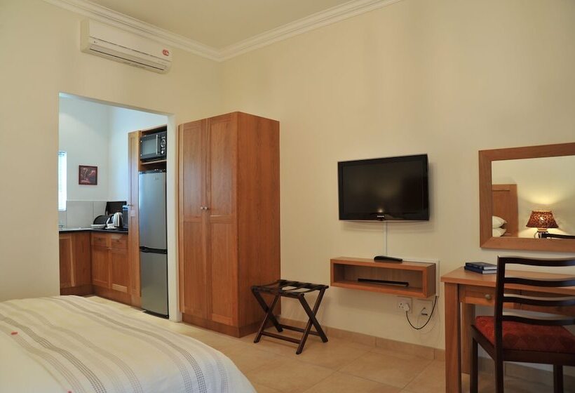 Hotel Hoyohoyo Chartwell Lodge