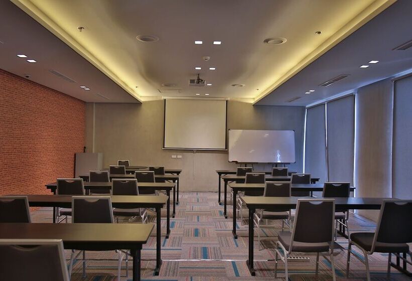 The B Hotel Quezon City