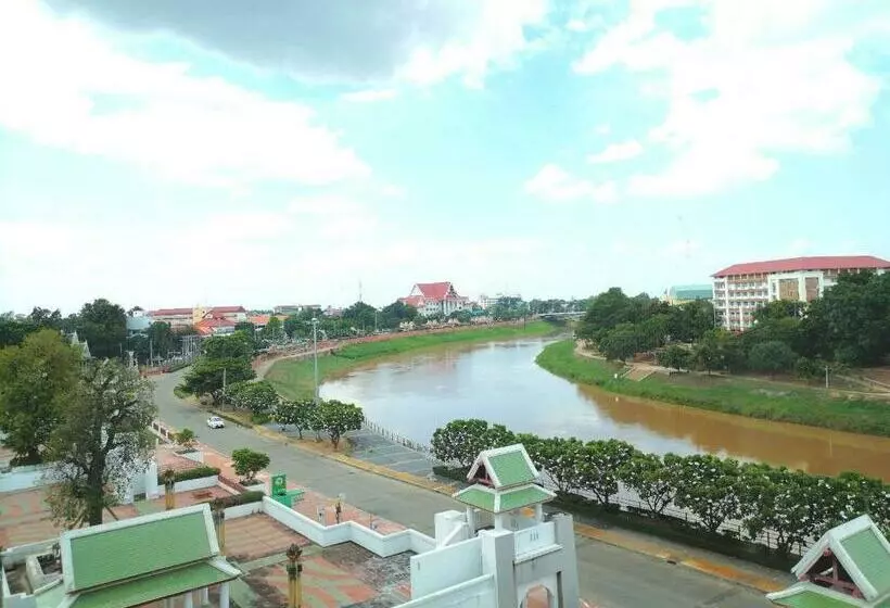 هتل Wangchan Riverview