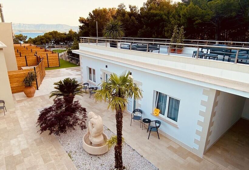 هتل Zlatni Rat Beach Resort