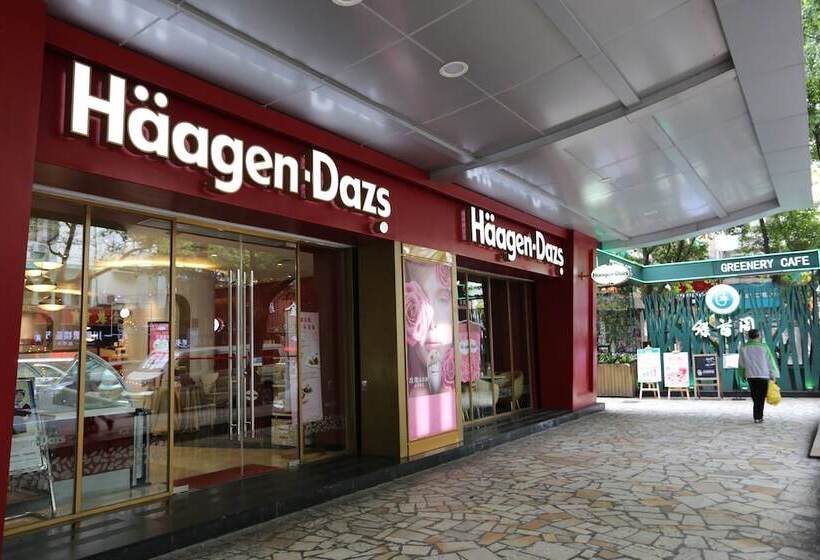 Nomo Service Apartment The Legend