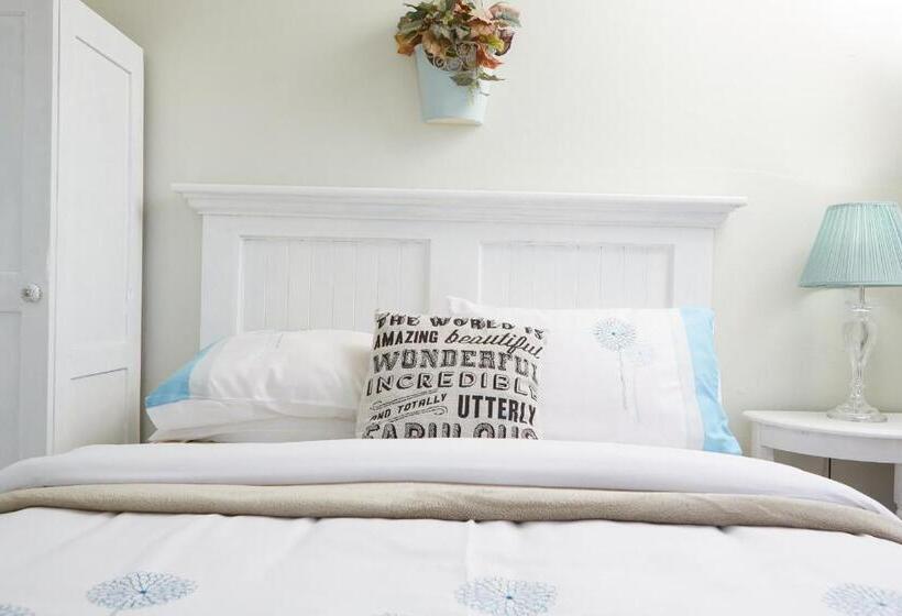 Tamarisk Bed & Breakfast