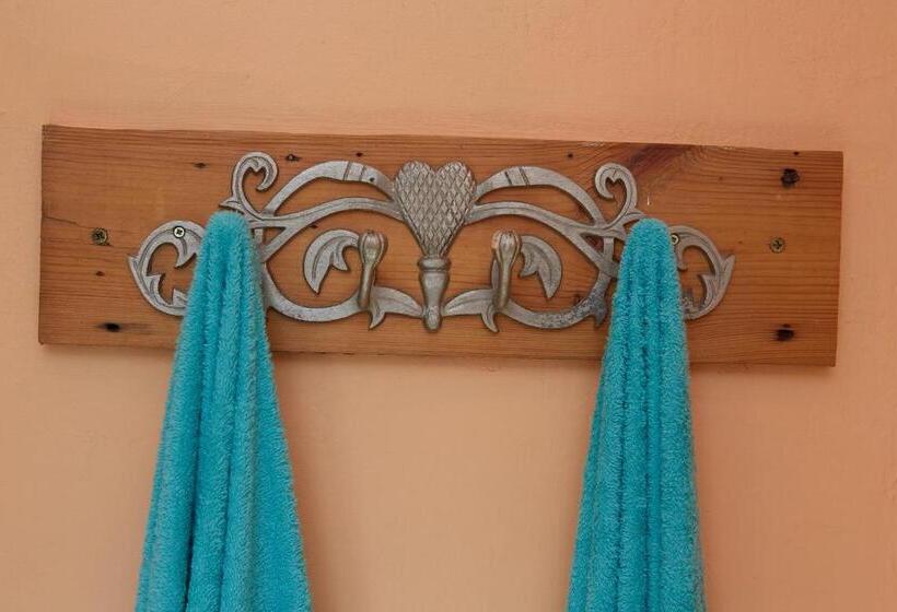 Tamarisk Bed & Breakfast