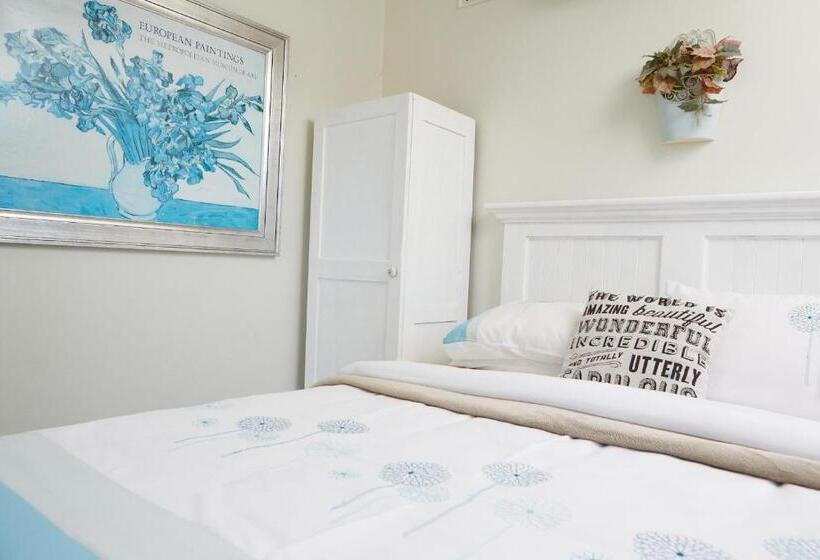 Tamarisk Bed & Breakfast