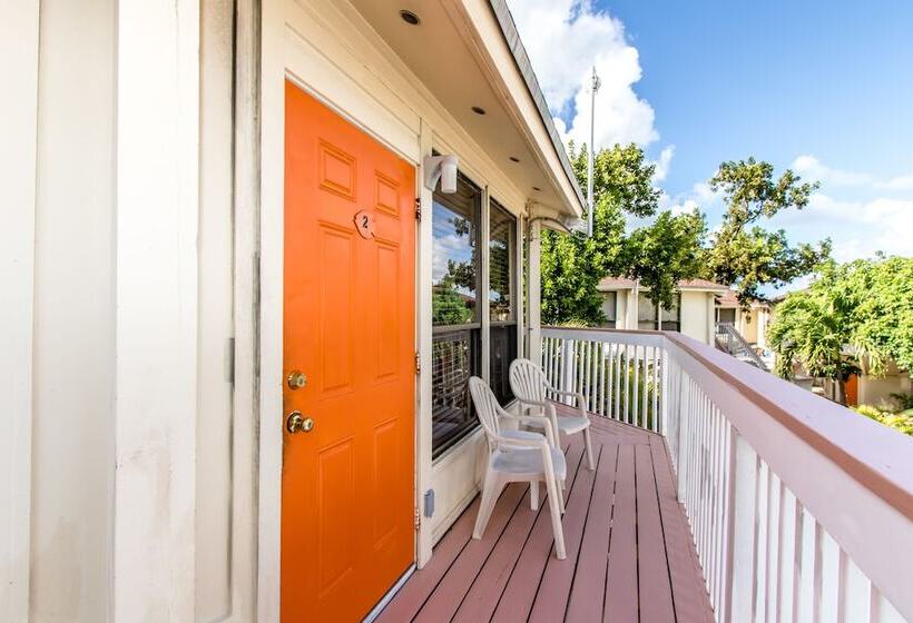 The Reef At Marathon