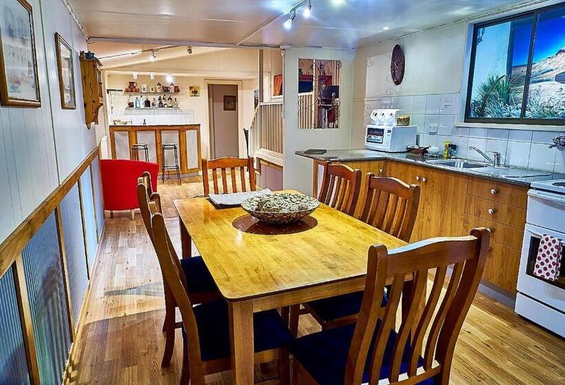 Underground Bed & Breakfast