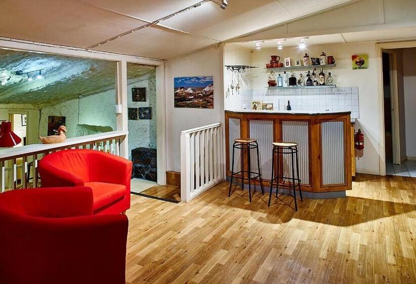 Underground Bed & Breakfast