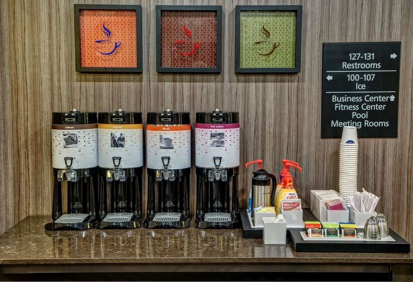 Отель Hampton Inn & Suites Nashville Hendersonville