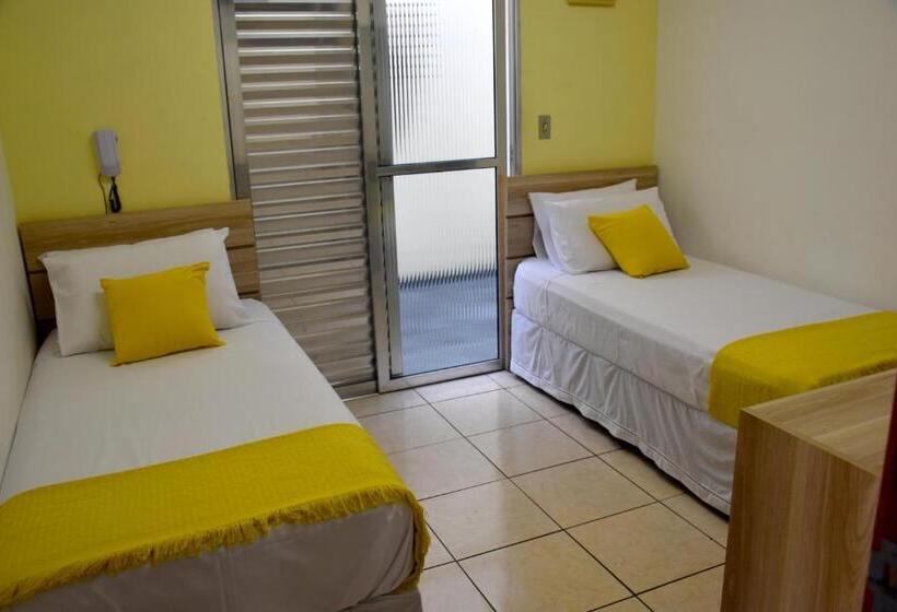 فندق Pousada Tokyo Plaza