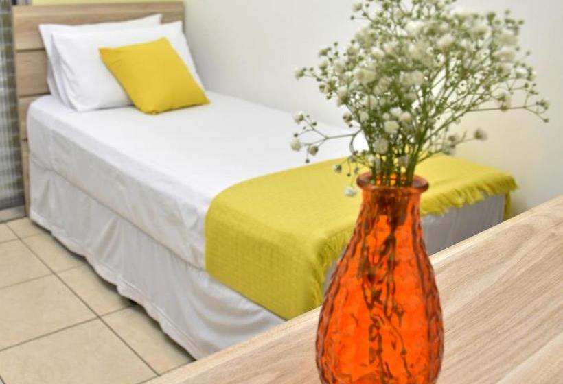 فندق Pousada Tokyo Plaza