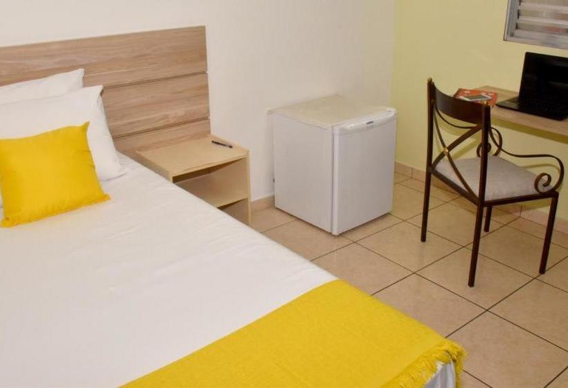 فندق Pousada Tokyo Plaza