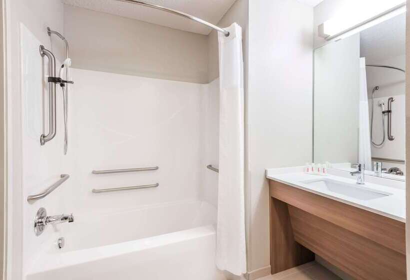 Microtel Inn & Suites By Wyndham New Martinsville