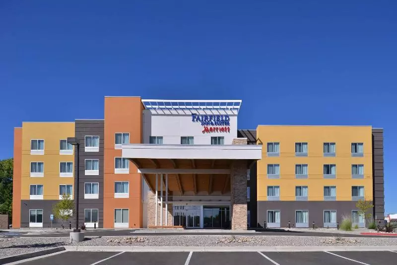ホテル Fairfield Inn & Suites Farmington