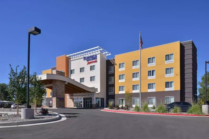 ホテル Fairfield Inn & Suites Farmington