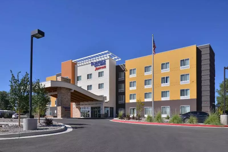 ホテル Fairfield Inn & Suites Farmington