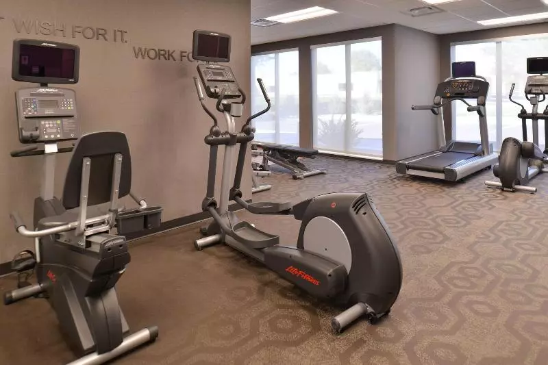 ホテル Fairfield Inn & Suites Farmington