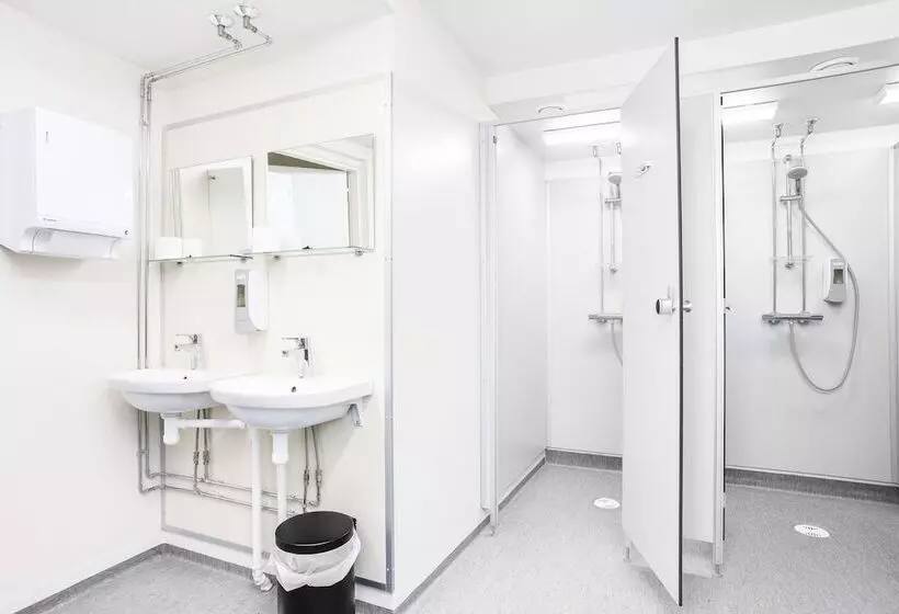 ホテル Forenom Hostel Vantaa Aviapolis