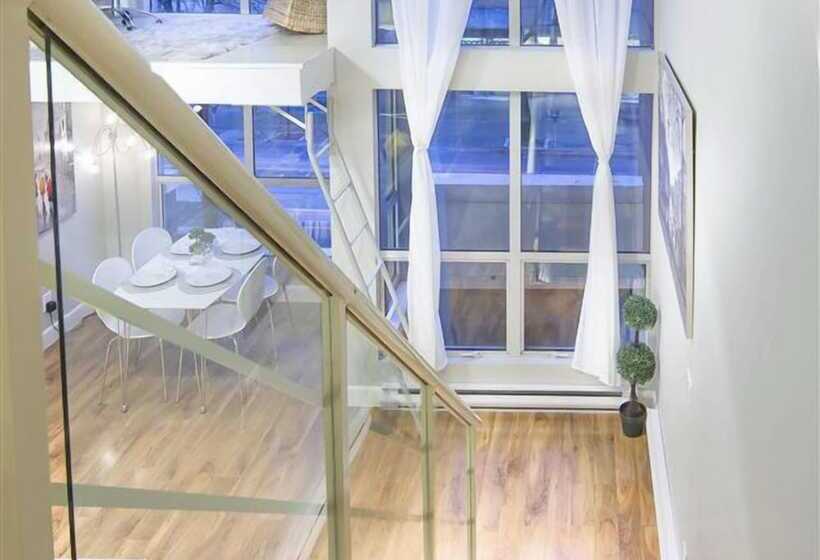 Отель King Suites Downtown Vancouver