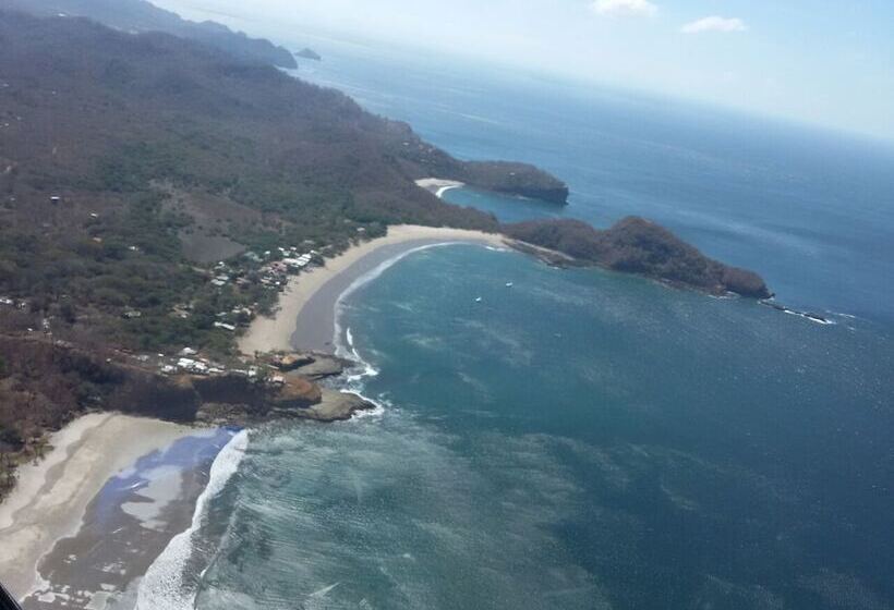 Machele  S Place Beachside Hotel & Pool