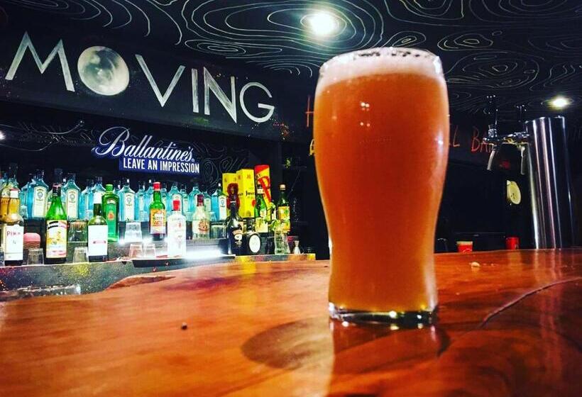 Moving Hostel Travel Bar